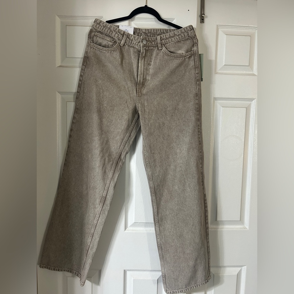 Women’s Straight-Leg Jeans
